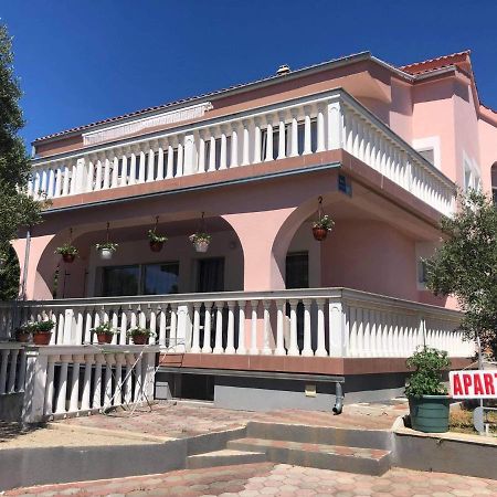 Krk Kornic Apartments Екстериор снимка