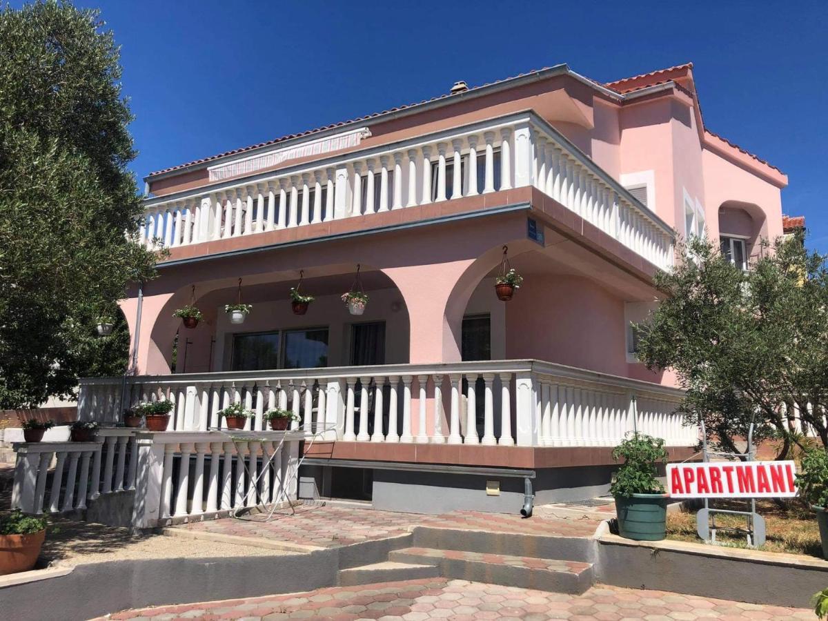 Krk Kornic Apartments Екстериор снимка