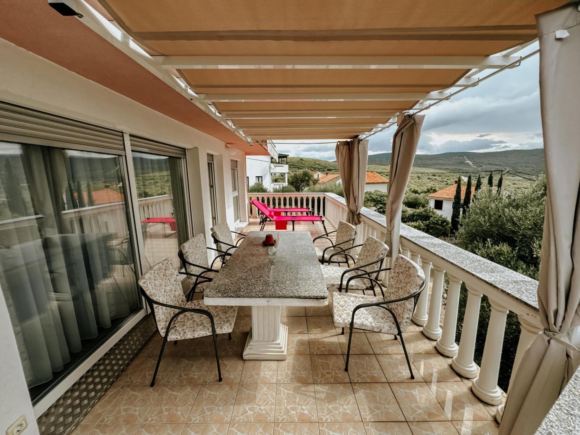 Krk Kornic Apartments Екстериор снимка