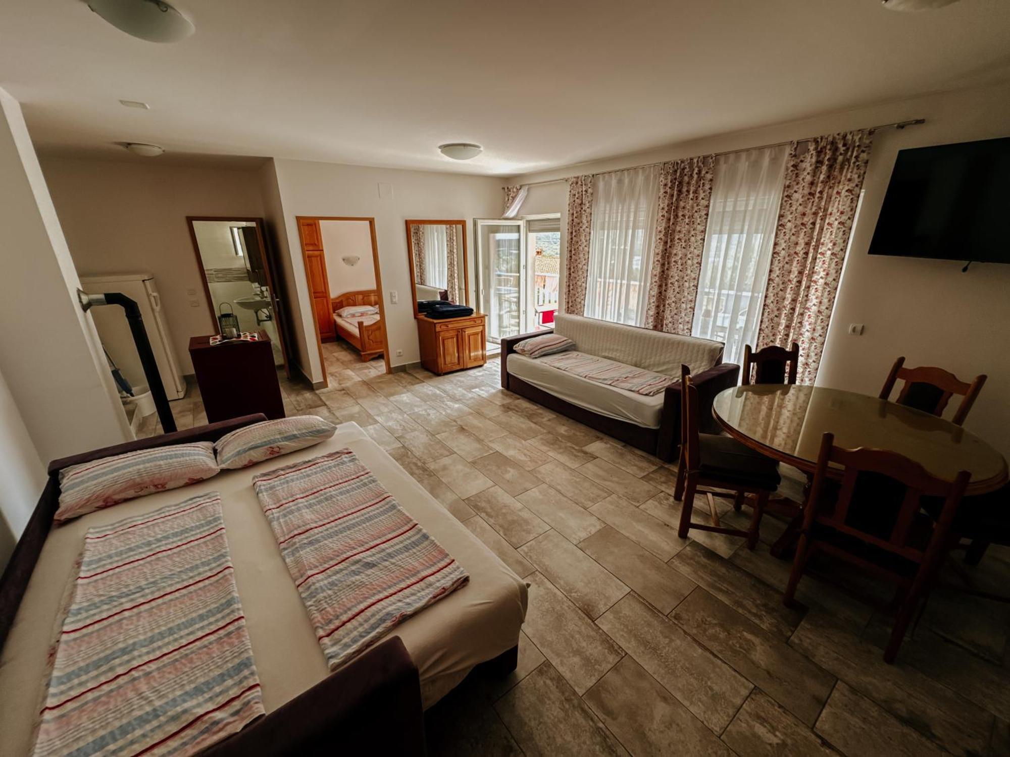 Krk Kornic Apartments Екстериор снимка