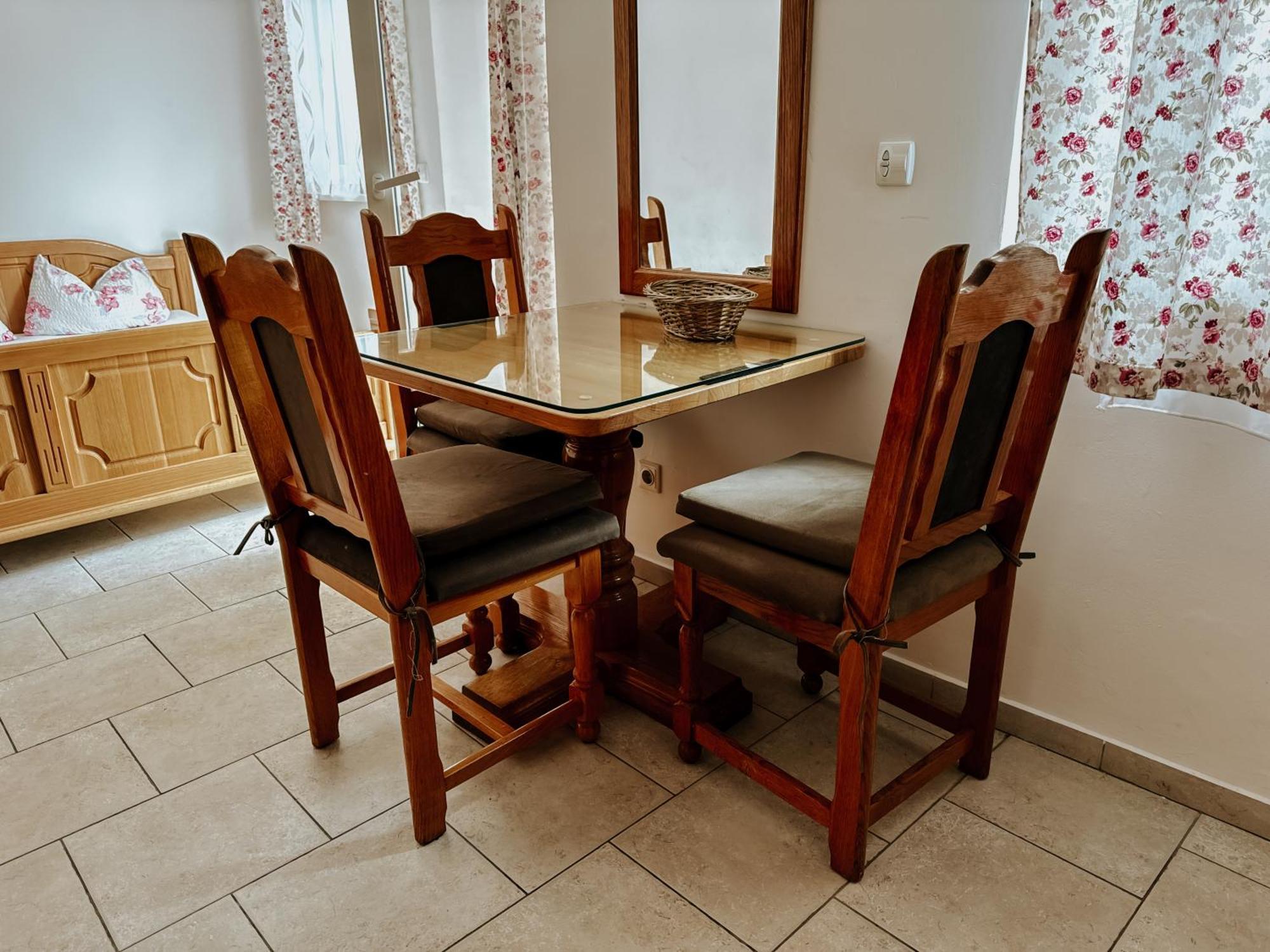 Krk Kornic Apartments Екстериор снимка