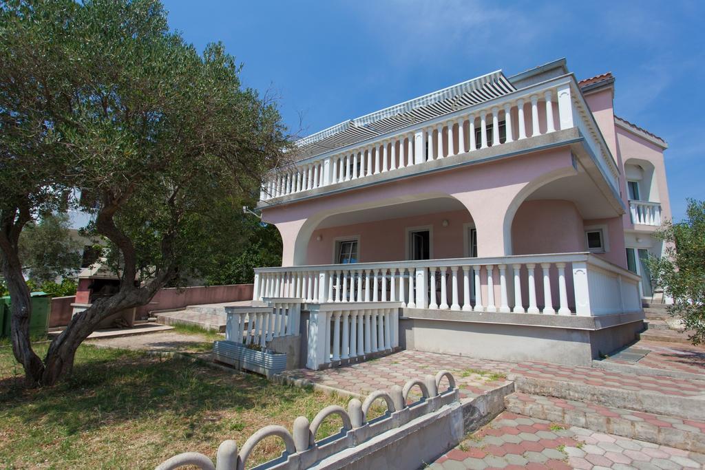 Krk Kornic Apartments Екстериор снимка